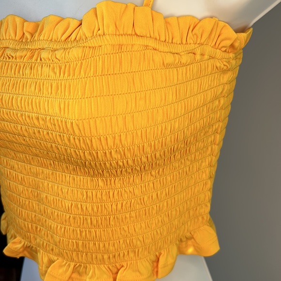 NEW BCBGeneration Yellow Smocked Crop Top - Picture 5 of 9